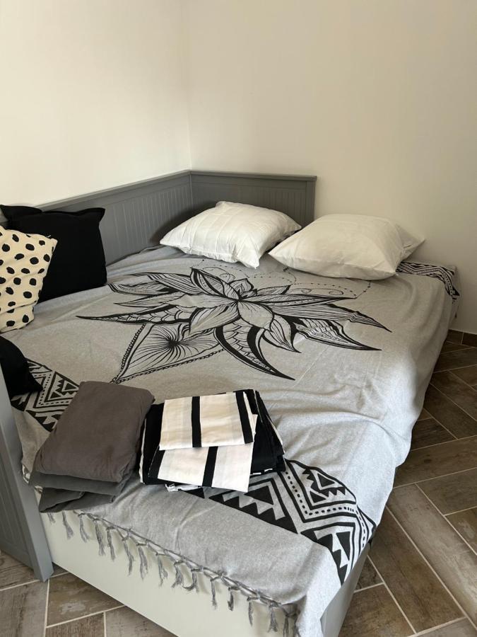 Charmant Studio Dans Villa - Jardin Privatif . La Seyne-sur-Mer Kültér fotó